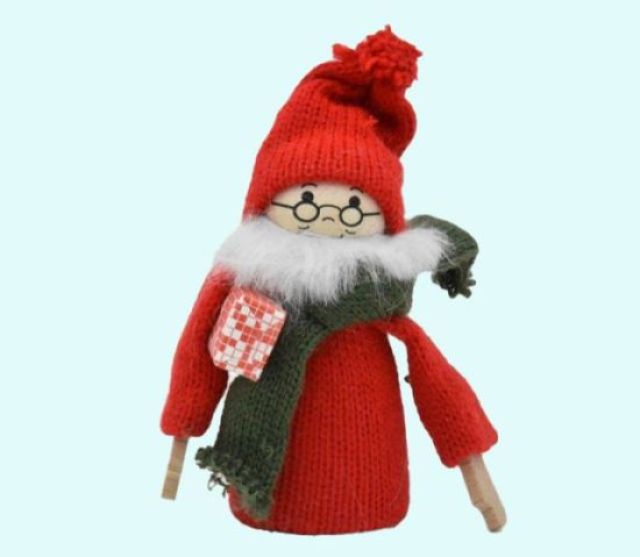 Tomte w/ scarf & package