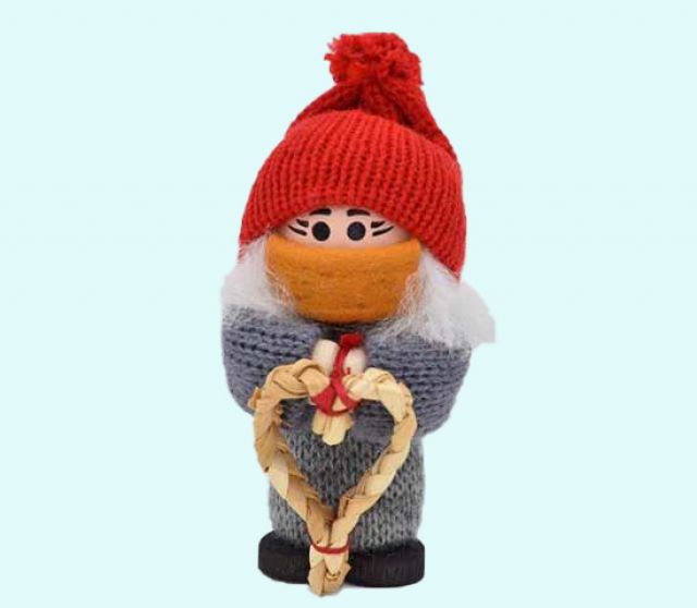 Tomte girl w/ heart & face mask