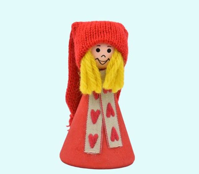 Tomte girl w/heart scarf