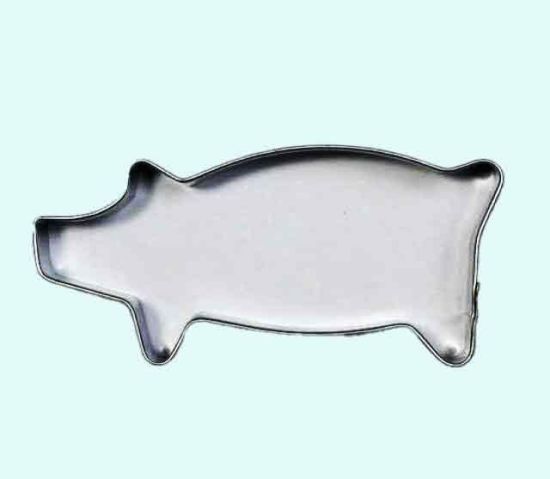 Cookie cutter M, pig