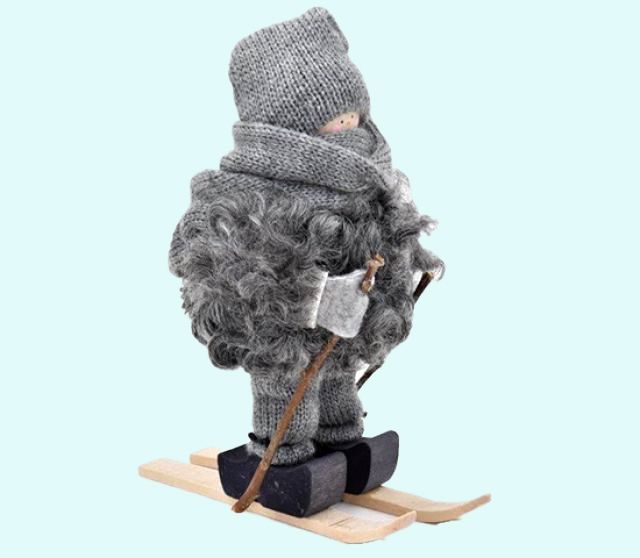 Tomte skier w/ grey hat