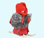 Tomtemor skier w/ red hat