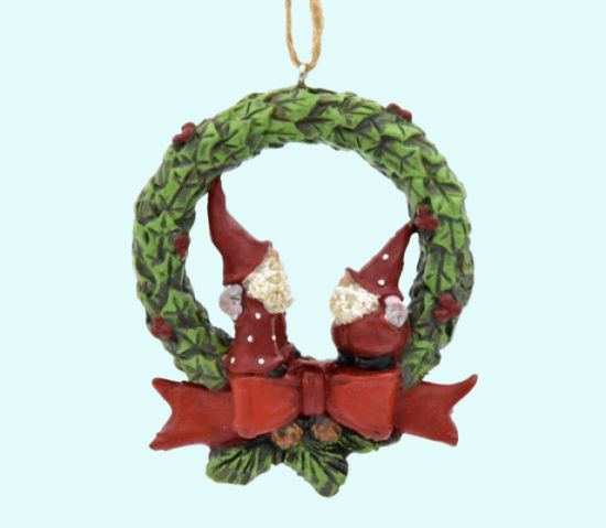 Tomtar in wreath ornament