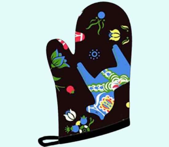 Oven mitt, black w/ Dalahorses