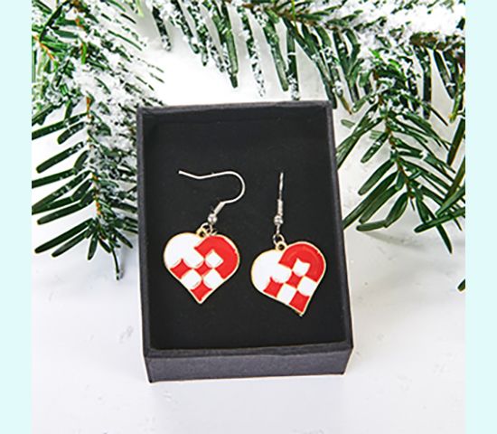 Earrings, pleated hearts